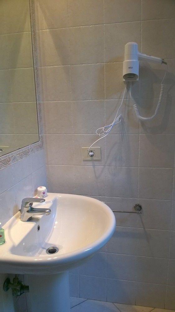 Hotel La Villetta Fiumicino Kültér fotó